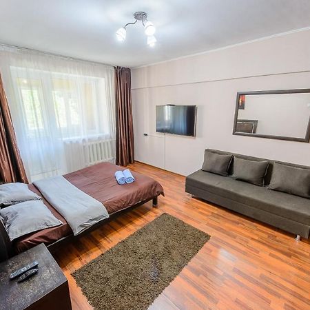 Apartments On Tole By 12 App 51 Almatý Exterior foto